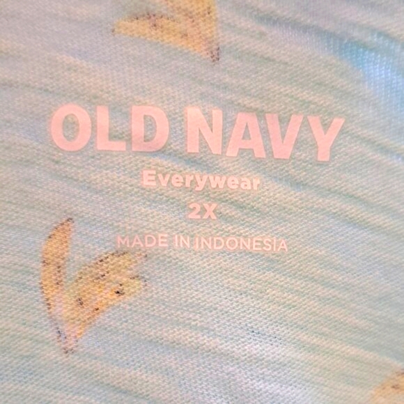 Old Navy Everywhere Green Banana Print Split Neck Tee Plus Size 2X - Picture 6 of 7